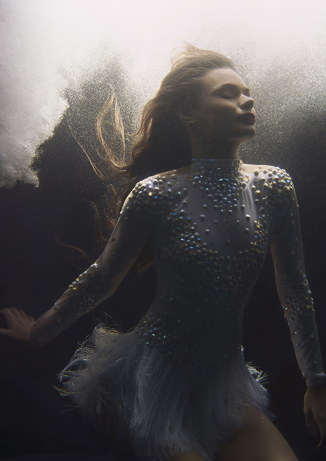 underwater photographer fashion